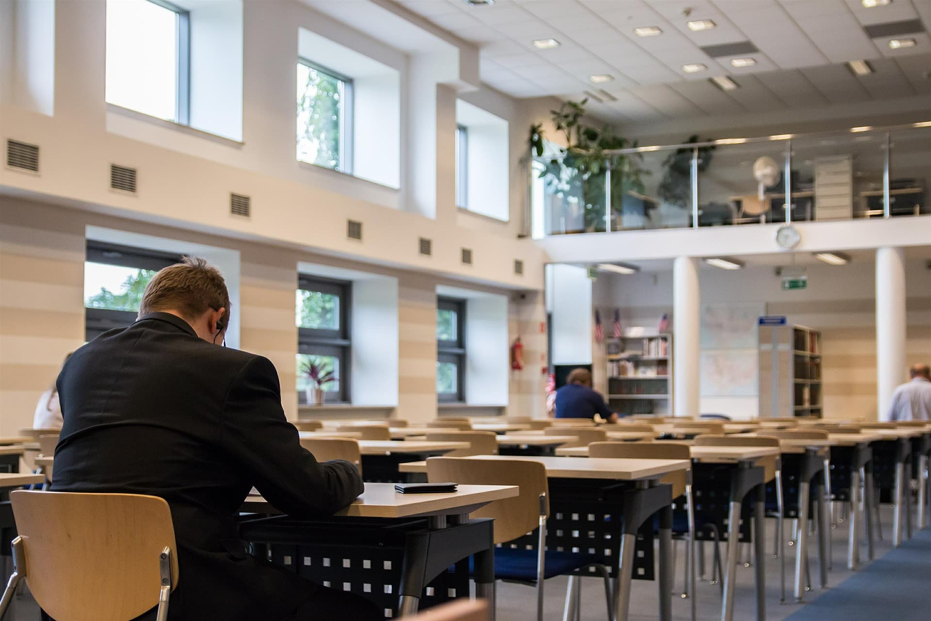 Aprender Inglés En ICT Cuándo Usar las Preposiciones de Lugar